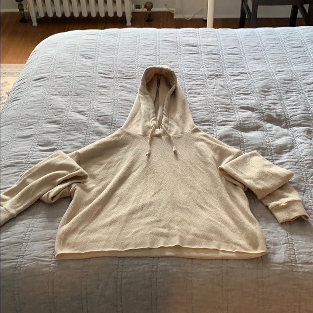 Cropped sweatshirt with hood